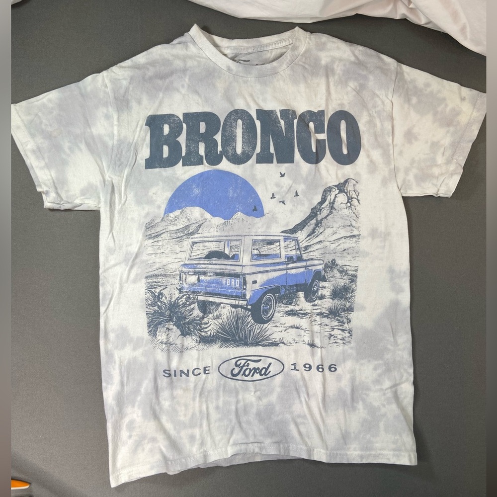 Ford‎ Bronco Graphic Tee Blue White Tie-Dye size T-Shirt Medium Vintage Style
